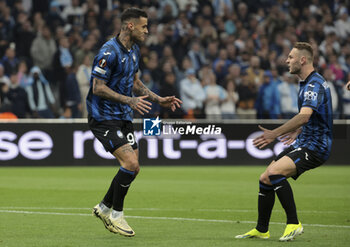 2024-05-02 - Gianluca Scamacca of Atalanta celebrates his goal with Teun Koopmeiners during the UEFA Europa League, Semi-finals, 1st leg football match between Olympique de Marseille (OM) and Atalanta Bergame on May 2, 2024 at Velodrome stadium in Marseille, France - FOOTBALL - EUROPA LEAGUE - MARSEILLE V ATALANTA - UEFA EUROPA LEAGUE - SOCCER