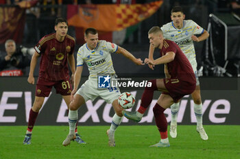 2024-10-24 - Roma’s Artem Dovbyk during the UEFA Europa League 2024-2025  football match between AS Roma and FC Dynamo Kyiv at the Olympic Stadium in Rome on October 24, 2024. - AS ROMA VS FC DYNAMO KYIV - UEFA EUROPA LEAGUE - SOCCER