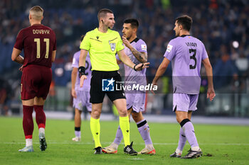 2024-09-26 - Rome, Italy 26.9.2024: referee Kabakov during the UEFA Europa League 2024-2025 day 1, football match between AS Roma vs Athletic Club Bilbao at Olympic Stadium in Rome. - AS ROMA VS ATHLETIC BILBAO - UEFA EUROPA LEAGUE - SOCCER