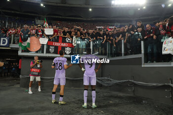 2024-09-26 - Rome, Italy 26.9.2024: De Marcos and Williams of Athletic Bilbao they scold the fans at the end of the match for throwing smoke bombs at the opposing fans in the UEFA Europa League 2024-2025 day 1, football match between AS Roma vs Athletic Club Bilbao at Olympic Stadium in Rome. - AS ROMA VS ATHLETIC BILBAO - UEFA EUROPA LEAGUE - SOCCER