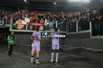 2024-09-26 - Rome, Italy 26.9.2024: De Marcos and Williams of Athletic Bilbao they scold the fans at the end of the match for throwing smoke bombs at the opposing fans in the UEFA Europa League 2024-2025 day 1, football match between AS Roma vs Athletic Club Bilbao at Olympic Stadium in Rome. - AS ROMA VS ATHLETIC BILBAO - UEFA EUROPA LEAGUE - SOCCER