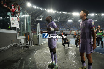 2024-09-26 - Rome, Italy 26.9.2024: De Marcos and Williams of Athletic Bilbao they scold the fans at the end of the match for throwing smoke bombs at the opposing fans in the UEFA Europa League 2024-2025 day 1, football match between AS Roma vs Athletic Club Bilbao at Olympic Stadium in Rome. - AS ROMA VS ATHLETIC BILBAO - UEFA EUROPA LEAGUE - SOCCER