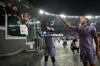 2024-09-26 - Rome, Italy 26.9.2024: De Marcos and Williams of Athletic Bilbao they scold the fans at the end of the match for throwing smoke bombs at the opposing fans in the UEFA Europa League 2024-2025 day 1, football match between AS Roma vs Athletic Club Bilbao at Olympic Stadium in Rome. - AS ROMA VS ATHLETIC BILBAO - UEFA EUROPA LEAGUE - SOCCER