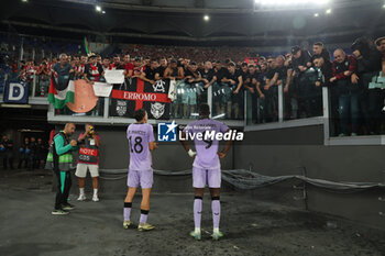 2024-09-26 - Rome, Italy 26.9.2024: De Marcos and Williams of Athletic Bilbao they scold the fans at the end of the match for throwing smoke bombs at the opposing fans in the UEFA Europa League 2024-2025 day 1, football match between AS Roma vs Athletic Club Bilbao at Olympic Stadium in Rome. - AS ROMA VS ATHLETIC BILBAO - UEFA EUROPA LEAGUE - SOCCER