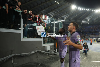 2024-09-26 - Rome, Italy 26.9.2024: De Marcos and Williams of Athletic Bilbao they scold the fans at the end of the match for throwing smoke bombs at the opposing fans in the UEFA Europa League 2024-2025 day 1, football match between AS Roma vs Athletic Club Bilbao at Olympic Stadium in Rome. - AS ROMA VS ATHLETIC BILBAO - UEFA EUROPA LEAGUE - SOCCER