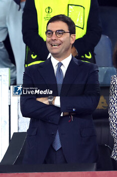 2024-09-26 - Rome, Italy 26.9.2024: New CEO AS Roma Lorenzo Vitali in the stands (behind Florent Ghisolfi) sings the Roma anthem before the UEFA Europa League 2024-2025 day 1, football match between AS Roma vs Athletic Club Bilbao at Olympic Stadium in Rome. - AS ROMA VS ATHLETIC BILBAO - UEFA EUROPA LEAGUE - SOCCER