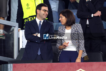 2024-09-26 - Rome, Italy 26.9.2024: New CEO AS Roma Lorenzo Vitali in the stands (behind Florent Ghisolfi) sings the Roma anthem before the UEFA Europa League 2024-2025 day 1, football match between AS Roma vs Athletic Club Bilbao at Olympic Stadium in Rome. - AS ROMA VS ATHLETIC BILBAO - UEFA EUROPA LEAGUE - SOCCER