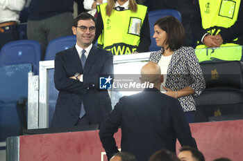 2024-09-26 - Rome, Italy 26.9.2024: New CEO AS Roma Lorenzo Vitali in the stands (behind Florent Ghisolfi) sings the Roma anthem before the UEFA Europa League 2024-2025 day 1, football match between AS Roma vs Athletic Club Bilbao at Olympic Stadium in Rome. - AS ROMA VS ATHLETIC BILBAO - UEFA EUROPA LEAGUE - SOCCER