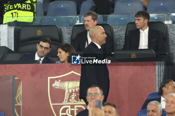 2024-09-26 - Rome, Italy 26.9.2024: New CEO AS Roma Lorenzo Vitali in the stands (behind Florent Ghisolfi) sings the Roma anthem before the UEFA Europa League 2024-2025 day 1, football match between AS Roma vs Athletic Club Bilbao at Olympic Stadium in Rome. - AS ROMA VS ATHLETIC BILBAO - UEFA EUROPA LEAGUE - SOCCER