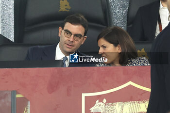 2024-09-26 - Rome, Italy 26.9.2024: New CEO AS Roma Lorenzo Vitali in the stands (behind Florent Ghisolfi) sings the Roma anthem before the UEFA Europa League 2024-2025 day 1, football match between AS Roma vs Athletic Club Bilbao at Olympic Stadium in Rome. - AS ROMA VS ATHLETIC BILBAO - UEFA EUROPA LEAGUE - SOCCER