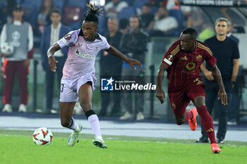 2024-09-26 - Rome, Italy 26.9.2024: Nico Williams of Athletic Bilbao Saud Abdulhamid of Roma during the UEFA Europa League 2024-2025 day 1, football match between AS Roma vs Athletic Club Bilbao at Olympic Stadium in Rome. - AS ROMA VS ATHLETIC BILBAO - UEFA EUROPA LEAGUE - SOCCER