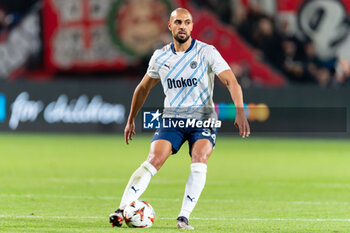 2024-10-03 - Sofyan Amrabat of Fenerbahce during the UEFA Europa League, League Phase, Matchday 2 football match between FC Twente and Fenerbahce SK on October 3, 2024 at Grolsch veste in Enschede, Netherlands - FOOTBALL - EUROPA LEAGUE - TWENTE V FENERBAHCE - UEFA EUROPA LEAGUE - SOCCER