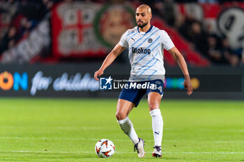 2024-10-03 - Sofyan Amrabat of Fenerbahce during the UEFA Europa League, League Phase, Matchday 2 football match between FC Twente and Fenerbahce SK on October 3, 2024 at Grolsch veste in Enschede, Netherlands - FOOTBALL - EUROPA LEAGUE - TWENTE V FENERBAHCE - UEFA EUROPA LEAGUE - SOCCER