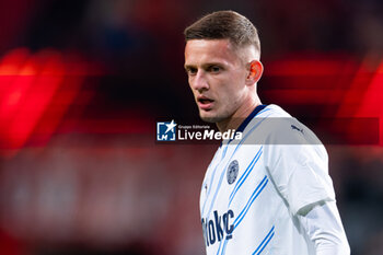 2024-10-03 - Sebastian Szymanski of Fenerbahce during the UEFA Europa League, League Phase, Matchday 2 football match between FC Twente and Fenerbahce SK on October 3, 2024 at Grolsch veste in Enschede, Netherlands - FOOTBALL - EUROPA LEAGUE - TWENTE V FENERBAHCE - UEFA EUROPA LEAGUE - SOCCER