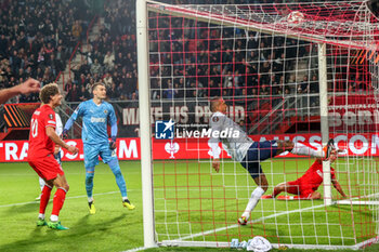 2024-10-03 - Michel Vlap of FC Twente scores a goal 1-0 during the UEFA Europa League, League Phase, Matchday 2 football match between FC Twente and Fenerbahce SK on October 3, 2024 at Grolsch veste in Enschede, Netherlands - FOOTBALL - EUROPA LEAGUE - TWENTE V FENERBAHCE - UEFA EUROPA LEAGUE - SOCCER