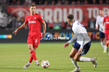 2024-10-03 - Youri Regeer of FC Twente during the UEFA Europa League, League Phase, Matchday 2 football match between FC Twente and Fenerbahce SK on October 3, 2024 at Grolsch veste in Enschede, Netherlands - FOOTBALL - EUROPA LEAGUE - TWENTE V FENERBAHCE - UEFA EUROPA LEAGUE - SOCCER