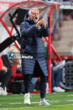 2024-10-03 - Coach Jose Mourinho of Fenerbahce during the UEFA Europa League, League Phase, Matchday 2 football match between FC Twente and Fenerbahce SK on October 3, 2024 at Grolsch veste in Enschede, Netherlands - FOOTBALL - EUROPA LEAGUE - TWENTE V FENERBAHCE - UEFA EUROPA LEAGUE - SOCCER