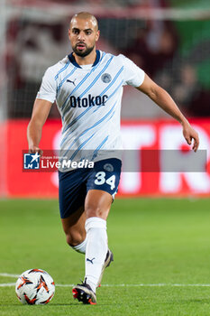 2024-10-03 - Sofyan Amrabat of Fenerbahce during the UEFA Europa League, League Phase, Matchday 2 football match between FC Twente and Fenerbahce SK on October 3, 2024 at Grolsch veste in Enschede, Netherlands - FOOTBALL - EUROPA LEAGUE - TWENTE V FENERBAHCE - UEFA EUROPA LEAGUE - SOCCER