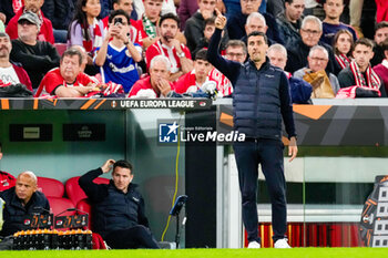 2024-10-03 - Head Coach Maarten Martens of AZ Alkmaar during the UEFA Europa League, League Phase, Matchday 2 football match between Athletic Club and AZ Alkmaar on October 3, 2024 at Estadio de San Mamés in Bilbao, Spain - FOOTBALL - EUROPA LEAGUE - ATHLETIC CLUB V AZ ALKMAAR - UEFA EUROPA LEAGUE - SOCCER