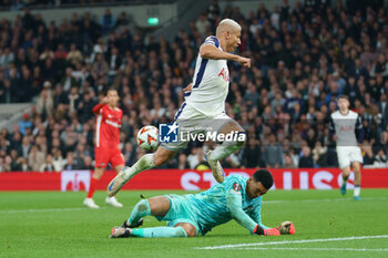 2024-10-24 - Richarlison of Tottenham Hotspur and Rome-Jayden Owusu-Oduro of AZ Alkmaar during the UEFA Europa League, League phase, Matchday 3 football match between Tottenham Hotspur and AZ Alkmaar on 24 October 2024 at the Tottenham Hotspur Stadium in London, England - FOOTBALL - EUROPA LEAGUE - TOTTENHAM V AZ ALKMAAR - UEFA EUROPA LEAGUE - SOCCER