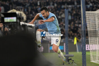 2024-11-07 - Lazio’s Pedro celebrates after scoring the goal 2-1 during the UEFA Europa League 2024-2025  football match between SS Lazio and FC Porto at the Olympic Stadium in Rome on November 07, 2024. - SS LAZIO VS FC PORTO - UEFA EUROPA LEAGUE - SOCCER