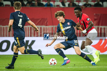 2024-11-07 - Sam LAMMERS of FC Twente and Youssouf NDAYISHIMIYE of Nice during the UEFA Europa League, League Phase MD4 football match between OGC Nice and FC Twente on 7 November 2024 at Allianz Riviera in Nice, France - FOOTBALL - EUROPA LEAGUE - NICE V TWENTE - UEFA EUROPA LEAGUE - SOCCER