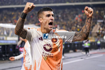 2024-11-07 - Gianluca Mancini of AS Roma celebrates his goal 0-1 during the UEFA Europa League, League Phase, MD4 football match between Royale Union Saint-Gilloise and AS Roma on November 7, 2024 at King Baudouin Stadium in Brussels, Belgium - FOOTBALL - EUROPA LEAGUE - UNION SAINT GILLOISE V ROMA - UEFA EUROPA LEAGUE - SOCCER