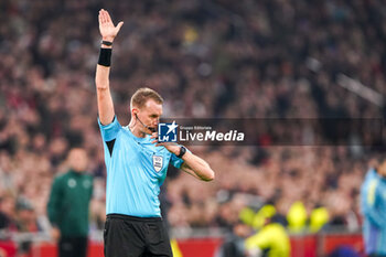 2024-11-07 - Referee Ondrej Berka during the UEFA Europa League, League Phase, MD4 football match between AFC Ajax and Maccabi Tel Aviv on November 7, 2024 at Johan Cruijff ArenA in Amsterdam, Netherlands - FOOTBALL - EUROPA LEAGUE - AJAX V MACCABI TEL AVIV - UEFA EUROPA LEAGUE - SOCCER