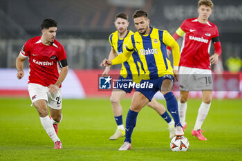 2024-11-07 - Dusan Tadic of Fenerbahce during the UEFA Europa League, League Phase, MD4 football match between AZ Alkmaar and Fenerbahce on November 7, 2024 at AFAS Stadion in Alkmaar, Netherlands - FOOTBALL - EUROPA LEAGUE - AZ ALKMAAR V FENERBAHCE - UEFA EUROPA LEAGUE - SOCCER