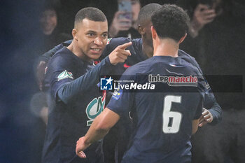 2024-02-07 - Kylian MBAPPE of PSG celebrate his goal with teammates during the French Cup, round of 16 football match between Paris Saint-Germain and Stade Brestois 29 (Brest) on February 7, 2024 at Parc des Princes stadium in Paris, France - FOOTBALL - FRENCH CUP - PARIS SG V BREST - FRENCH CUP - SOCCER