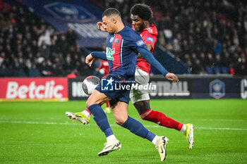 2024-02-07 - Lilian BRASSIER of Brest and Kylian MBAPPE of PSG during the French Cup, round of 16 football match between Paris Saint-Germain and Stade Brestois 29 (Brest) on February 7, 2024 at Parc des Princes stadium in Paris, France - FOOTBALL - FRENCH CUP - PARIS SG V BREST - FRENCH CUP - SOCCER