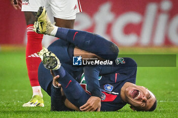 2024-02-07 - Kylian MBAPPE of PSG looks injured during the French Cup, round of 16 football match between Paris Saint-Germain and Stade Brestois 29 (Brest) on February 7, 2024 at Parc des Princes stadium in Paris, France - FOOTBALL - FRENCH CUP - PARIS SG V BREST - FRENCH CUP - SOCCER