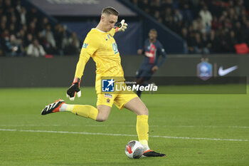 2024-03-13 - Nice goalkeeper Marcin Bulka during the French Cup, Quarter-final football match between Paris Saint-Germain (PSG) and OGC Nice (OGCN) on March 13, 2024 at Parc des Princes stadium in Paris, France - FOOTBALL - FRENCH CUP - PARIS SG V NICE - FRENCH CUP - SOCCER