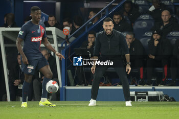 2024-03-13 - Coach of OGC Nice Francesco Farioli, left Nuno Mendes of PSG during the French Cup, Quarter-final football match between Paris Saint-Germain (PSG) and OGC Nice (OGCN) on March 13, 2024 at Parc des Princes stadium in Paris, France - FOOTBALL - FRENCH CUP - PARIS SG V NICE - FRENCH CUP - SOCCER