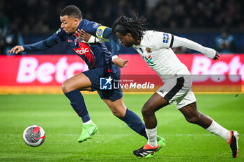 2024-03-13 - Kylian MBAPPE of PSG and Jordan LOTOMBA of Nice during the French Cup, Quarter-final football match between Paris Saint-Germain and OGC Nice on March 13, 2024 at Parc des Princes stadium in Paris, France - FOOTBALL - FRENCH CUP - PARIS SG V NICE - FRENCH CUP - SOCCER