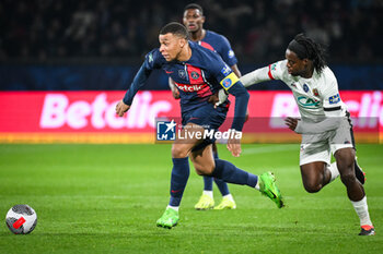 2024-03-13 - Kylian MBAPPE of PSG and Jordan LOTOMBA of Nice during the French Cup, Quarter-final football match between Paris Saint-Germain and OGC Nice on March 13, 2024 at Parc des Princes stadium in Paris, France - FOOTBALL - FRENCH CUP - PARIS SG V NICE - FRENCH CUP - SOCCER