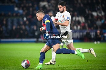 2024-03-13 - Kylian MBAPPE of PSG and Morgan SANSON of Nice during the French Cup, Quarter-final football match between Paris Saint-Germain and OGC Nice on March 13, 2024 at Parc des Princes stadium in Paris, France - FOOTBALL - FRENCH CUP - PARIS SG V NICE - FRENCH CUP - SOCCER