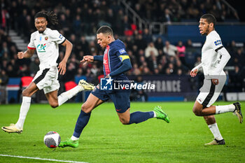 2024-03-13 - Khephren THURAM of Nice, Kylian MBAPPE of PSG and Jean-Clair TODIBO of Nice during the French Cup, Quarter-final football match between Paris Saint-Germain and OGC Nice on March 13, 2024 at Parc des Princes stadium in Paris, France - FOOTBALL - FRENCH CUP - PARIS SG V NICE - FRENCH CUP - SOCCER