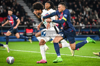 2024-03-13 - DANTE of Nice and Kylian MBAPPE of PSG during the French Cup, Quarter-final football match between Paris Saint-Germain and OGC Nice on March 13, 2024 at Parc des Princes stadium in Paris, France - FOOTBALL - FRENCH CUP - PARIS SG V NICE - FRENCH CUP - SOCCER