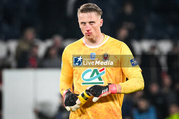 2024-03-13 - Marcin BULKA of Nice looks injured during the French Cup, Quarter-final football match between Paris Saint-Germain and OGC Nice on March 13, 2024 at Parc des Princes stadium in Paris, France - FOOTBALL - FRENCH CUP - PARIS SG V NICE - FRENCH CUP - SOCCER