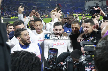 2024-04-02 - Team of Lyon celebrate victory and qualification for the final during the French Cup, Semi-final football match between Olympique Lyonnais and Valenciennes FC on April 2, 2024 at Groupama stadium in Decines-Charpieu near Lyon, France - FOOTBALL - FRENCH CUP - LYON V VALENCIENNES - FRENCH CUP - SOCCER