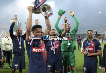 2024-05-25 - Bradley Barcola, Warren Zaire-Emery, Kylian Mbappe, Achraf Hakimi of PSG celebrate the victory following the French Cup Final football match between Olympique Lyonnais (OL, Lyon) and Paris Saint-Germain (PSG) on May 25, 2024 at Stade Pierre Mauroy, Decathlon Arena in Villeneuve-d'Ascq near Lille, France - FOOTBALL - FRENCH CUP - FINAL - LYON V PARIS SG - FRENCH CUP - SOCCER