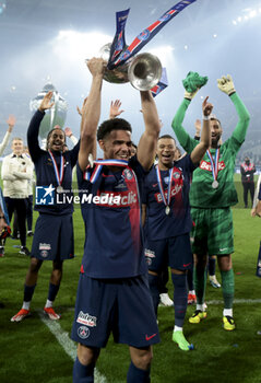 2024-05-25 - Bradley Barcola, Warren Zaire-Emery, Kylian Mbappe, PSG goalkeeper Gianluigi Donnarumma celebrate the victory following the French Cup Final football match between Olympique Lyonnais (OL, Lyon) and Paris Saint-Germain (PSG) on May 25, 2024 at Stade Pierre Mauroy, Decathlon Arena in Villeneuve-d'Ascq near Lille, France - FOOTBALL - FRENCH CUP - FINAL - LYON V PARIS SG - FRENCH CUP - SOCCER