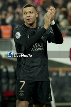 2024-01-14 - Kylian Mbappe of PSG celebrates the victory with the supporters following the French championship Ligue 1 football match between RC Lens and Paris Saint-Germain on January 14, 2024 at Stade Bollaert-Delelis in Lens, France - FOOTBALL - FRENCH CHAMP - LENS V PARIS SG - FRENCH LIGUE 1 - SOCCER