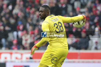 2024-01-14 - Lorient goalkeeper Yvon Mvogo during the French championship Ligue 1 football match between Losc Lille and FC Lorient on January 14, 2024 at Decathlon Arena Stade Pierre Mauroy in Villeneuve-d'Ascq, France - FOOTBALL - FRENCH CHAMP - LILLE V LORIENT - FRENCH LIGUE 1 - SOCCER