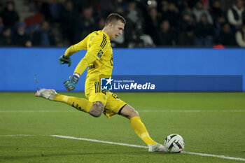 2024-01-28 - Brest goalkeeper Marco Bizot during the French championship Ligue 1 football match between Paris Saint-Germain and Stade Brestois (Brest) on January 28, 2024 at Parc des Princes stadium in Paris, France - FOOTBALL - FRENCH CHAMP - PARIS SG V BREST - FRENCH LIGUE 1 - SOCCER