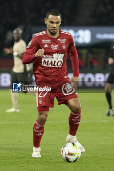 2024-01-28 - Kenny Lala of Brest during the French championship Ligue 1 football match between Paris Saint-Germain and Stade Brestois (Brest) on January 28, 2024 at Parc des Princes stadium in Paris, France - FOOTBALL - FRENCH CHAMP - PARIS SG V BREST - FRENCH LIGUE 1 - SOCCER