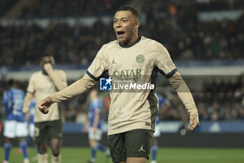 2024-02-02 - Kylian Mbappe of PSG celebrates the goal of Marco Asensio during the French championship Ligue 1 football match between RC Strasbourg and Paris Saint-Germain on February 2, 2024 at Stade de La Meinau in Strasbourg, France - FOOTBALL - FRENCH CHAMP - STRASBOURG V PARIS SG - FRENCH LIGUE 1 - SOCCER