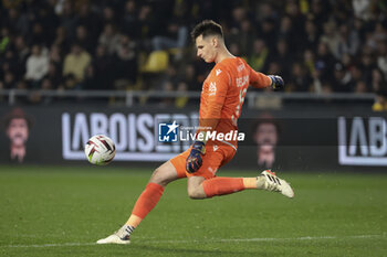2024-02-17 - Nantes goalkeeper Remy Descamps during the French championship Ligue 1 football match between FC Nantes and Paris Saint-Germain on February 17, 2024 at La Beaujoire - Louis Fonteneau stadium in Nantes, France - FOOTBALL - FRENCH CHAMP - NANTES V PARIS SG - FRENCH LIGUE 1 - SOCCER