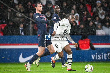 2024-02-25 - Fabian RUIZ of PSG and Arnaud KALIMUENDO of Rennes during the French championship Ligue 1 football match between Paris Saint-Germain and Stade Rennais (Rennes) on February 25, 2024 at Parc des Princes stadium in Paris, France - FOOTBALL - FRENCH CHAMP - PARIS SG V RENNES - FRENCH LIGUE 1 - SOCCER